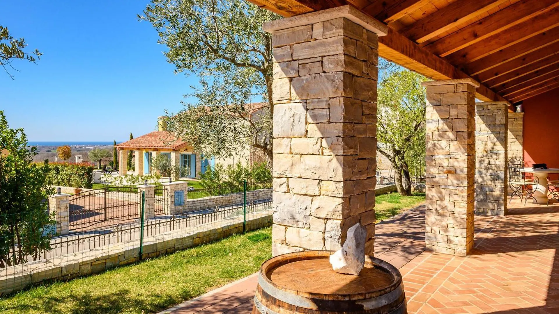 Villa Parona With Private Pool Vilanija 克罗地亚